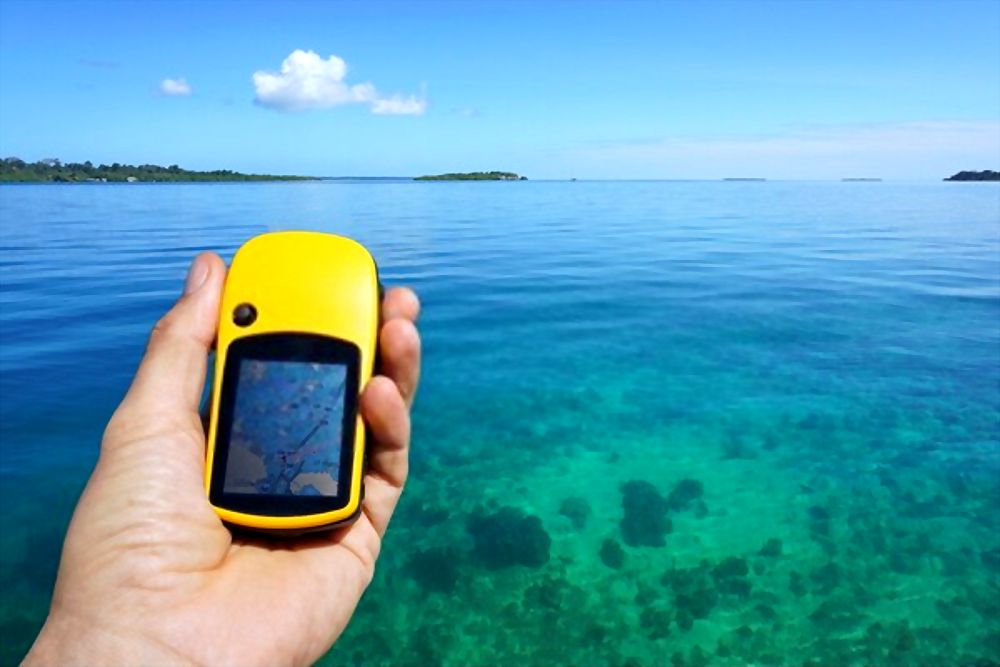 how to choose the best handheld gps for fishing