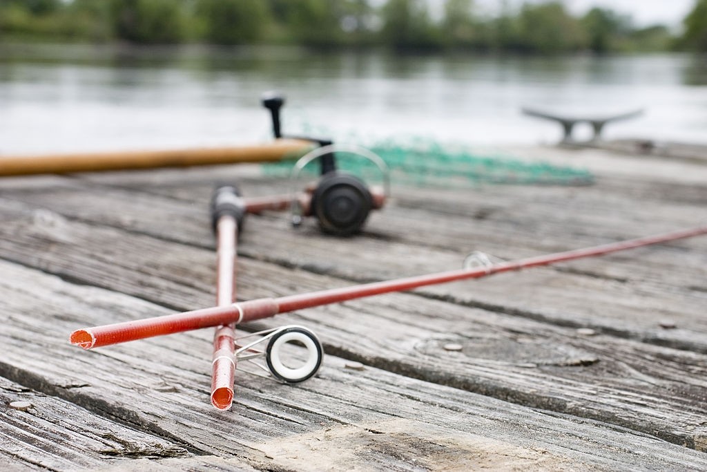 how to fix a broken fishing rod